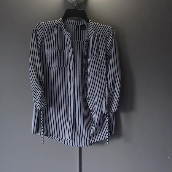 Blouse - Picture 1 of 2